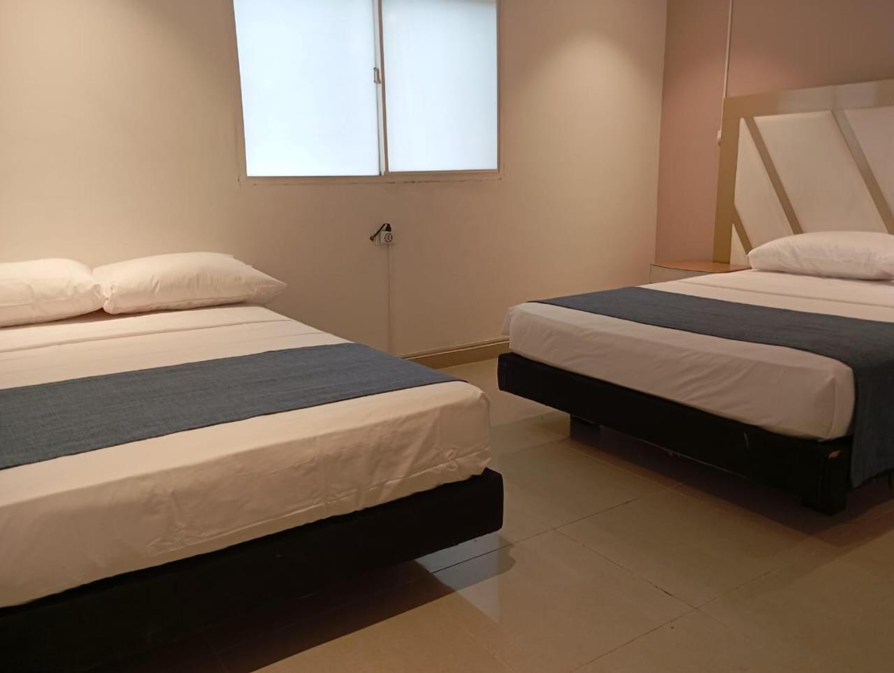 Hotel Med 33 Medellín Exteriör bild