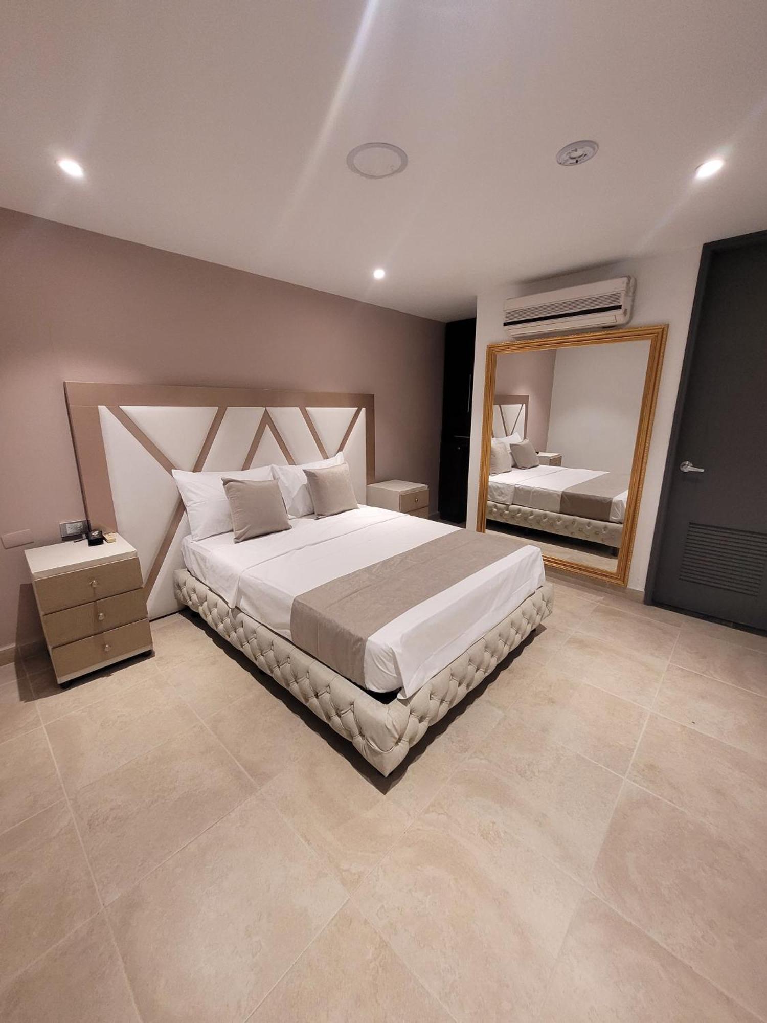 Hotel Med 33 Medellín Exteriör bild